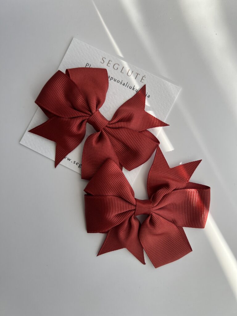 Burgundiškos spalvos plaukų segtukai - kaspinai mergaitėms