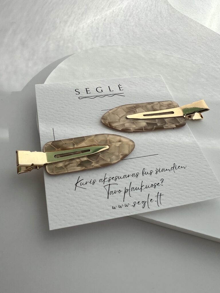 Šviesiai rudos spalvos makiažo plaukų segtukai