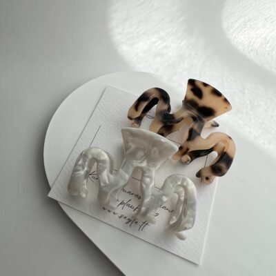 Bangelės formos plaukų segtukai žnyplės