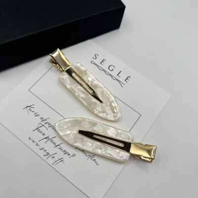 Makiažo plaukų segtukai su metalinu aukso spalvos užsegimu