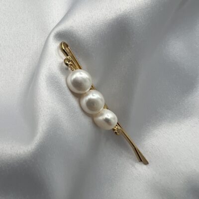 Metalinis aukso spalvos plaukų segtukas dekoruotas netikrais perlais