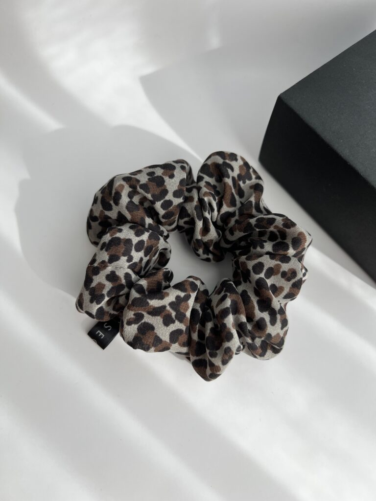 Leopardinė plaukų gumytė - Image 5