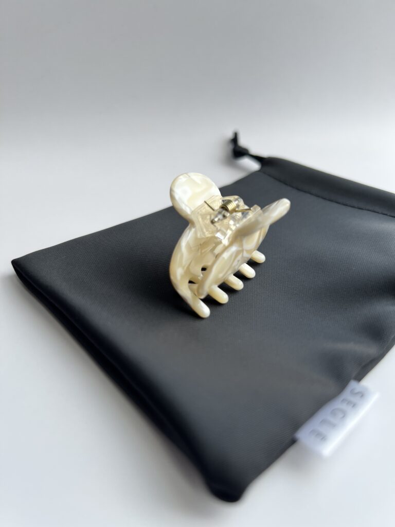 Nedidelis plaukų segtukas žnyplės BALTASIS ŠOKOLADAS - Image 2