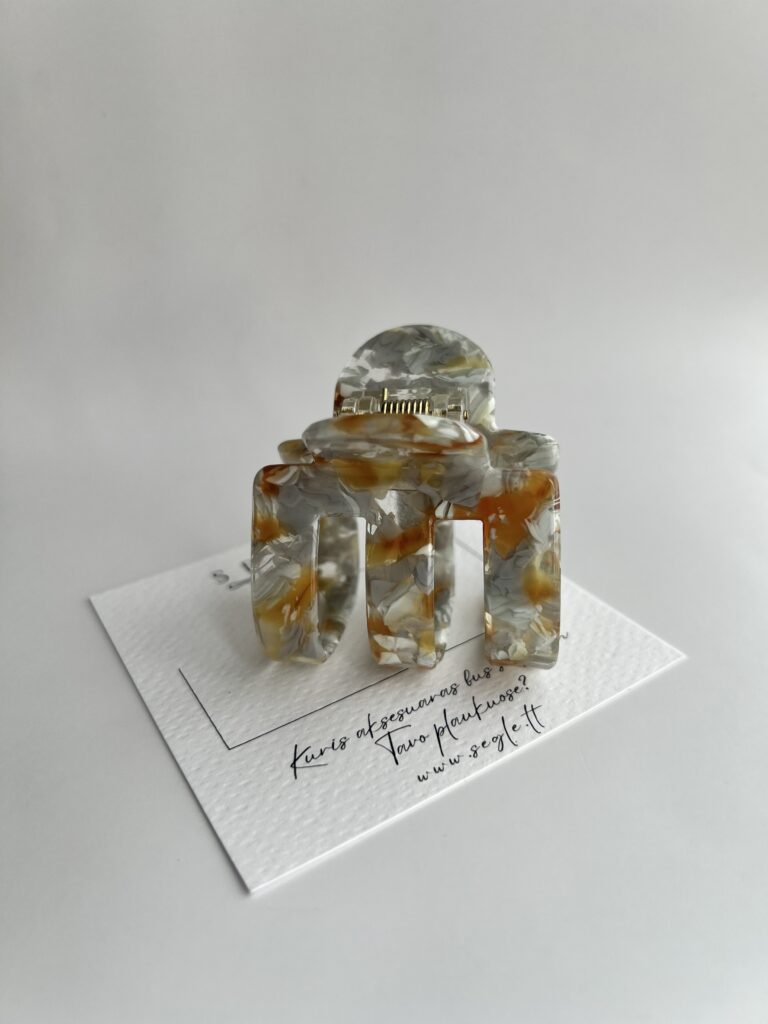 Pilkų marmurinių spalvų plaukų segtukas žnyplės