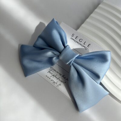 Baby blue spalvos kaspinas į plaukus