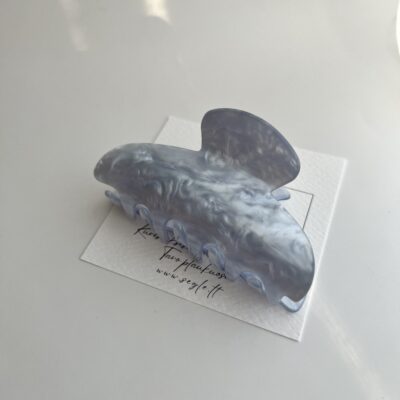 Melsvai pilkos spalvos plaukų segtukas žnyplės