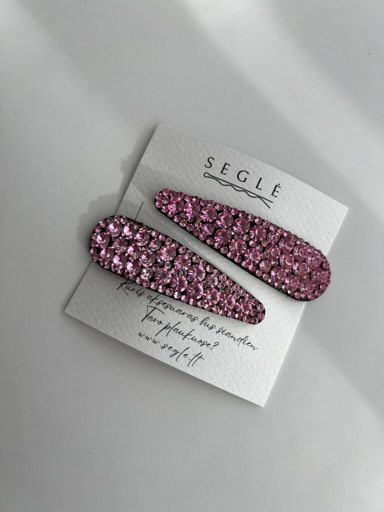 Rausvais akmenukais dekoruoti plaukų segtukai