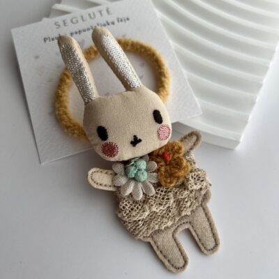 Žaisminga plaukų gumytė mergaitėms su zuikiu