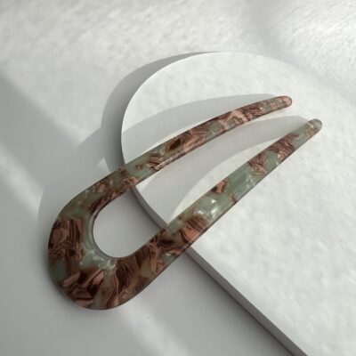 U formos smeigtukas plaukams rusvų ir pilkai melsvų spalvų