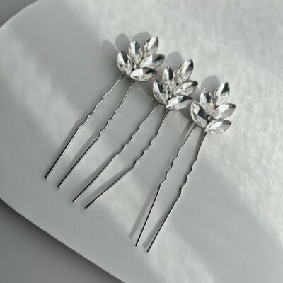 Metaliniai smeigtukai plaukams dekoruoti skaidriais akmenukais