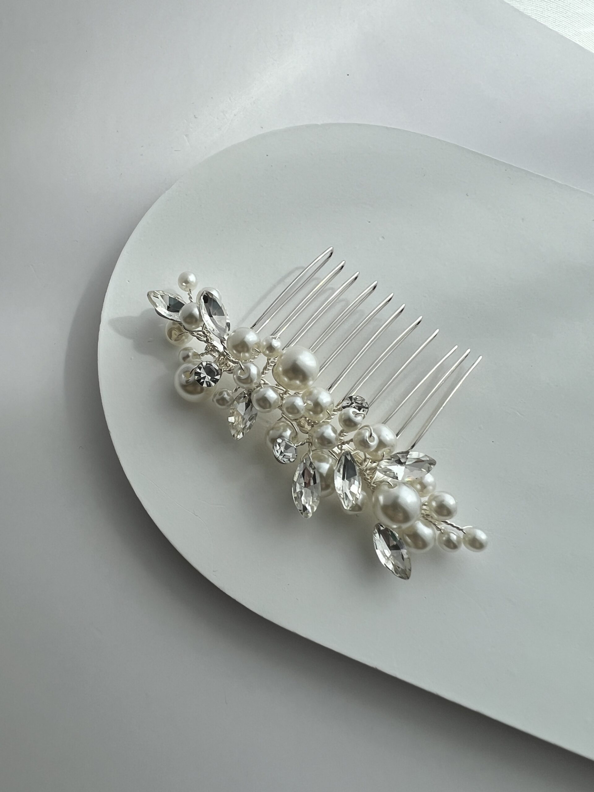 Sagė – šukutės vestuvinei plaukų šukuosenai PERLŲ ELEGANCIJA
